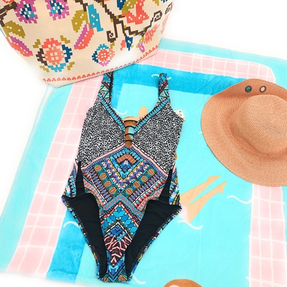 4/$25 Bar III One-Piece Boho Swimsuit NWT XS - Picture 2 of 8